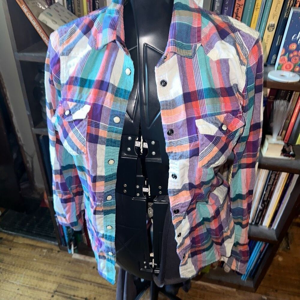 American Eagle pink purple plaid M button down shirt